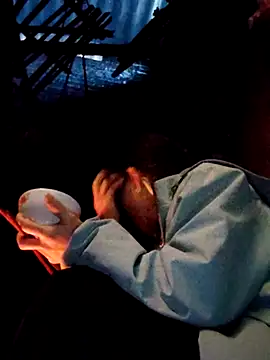 gio-thu online show from 11/23/25, 01:27