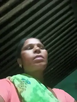 Snapshot of Rt_shreya chatting on 05/31/26, 04:14 Rt shreya online show from 05/31/26, 04:14