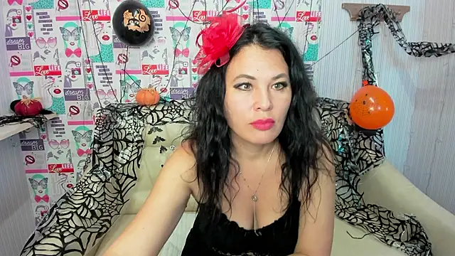 Victoria Panther online show from 10/31/25, 07:20