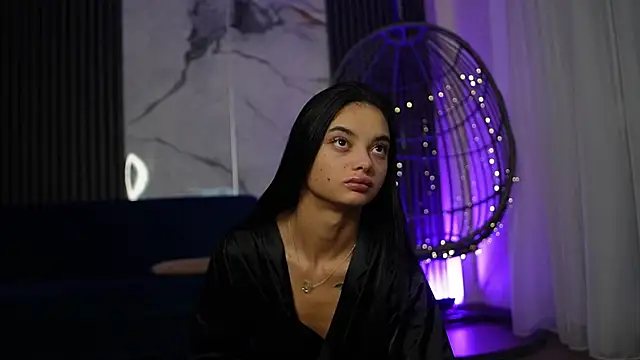 RachelRavee online show from 12/04/25, 05:17