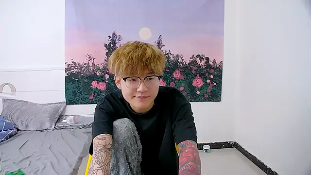 KK-cuteboy online show from 04/15/26, 07:58