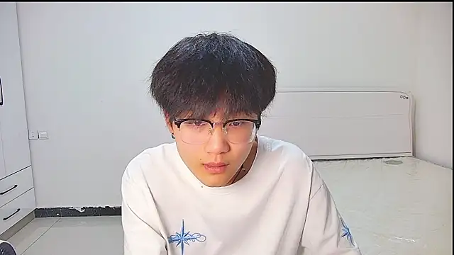 KK-cuteboy online show from 05/21/26, 12:34