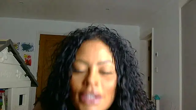 Little Minx Chanel online show from 11/29/25, 04:54