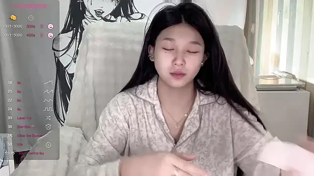 QiQi-779 online show from 10/25/25, 01:07