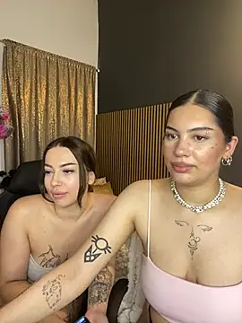 LoraShines online show from 07/16/26, 12:11