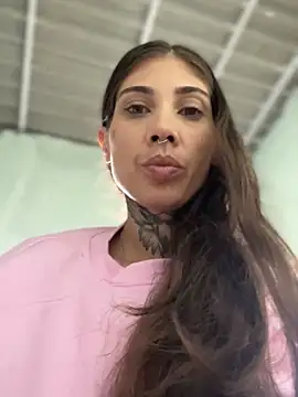 Snapshot of casalskunk chatting on 10/21/25, 06:52 casalskunk online show from 10/21/25, 06:52