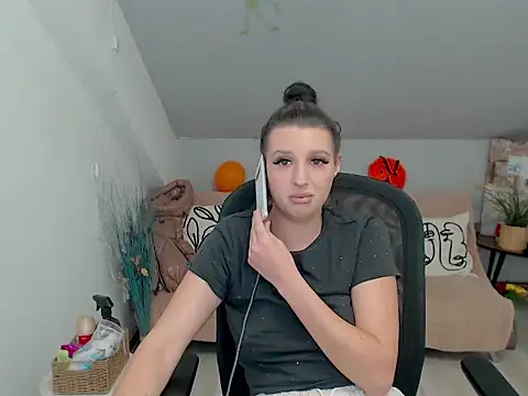 BettyJamess online show from 10/29/25, 09:05