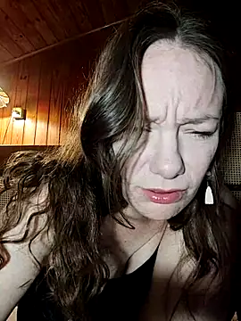 JulieSqualor81 online show from 03/26/26, 04:29