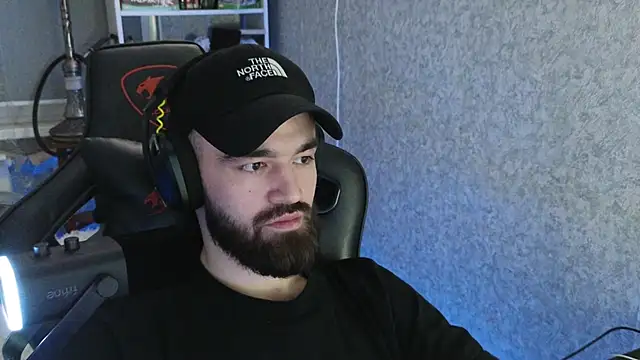 Nik Namee online show from 11/25/25, 04:40