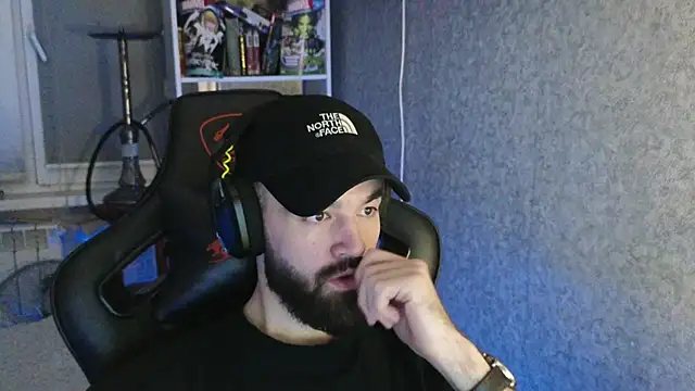 Nik Namee online show from 11/30/25, 08:57