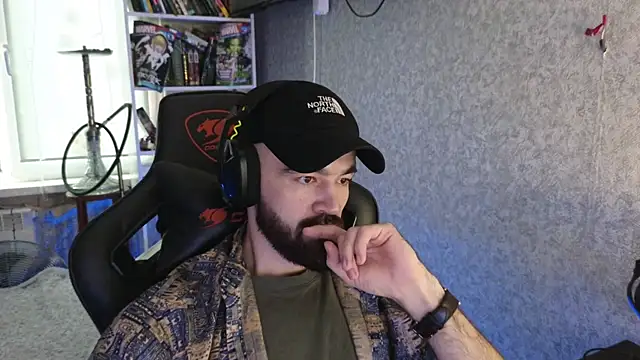 Nik Namee online show from 12/17/25, 08:20