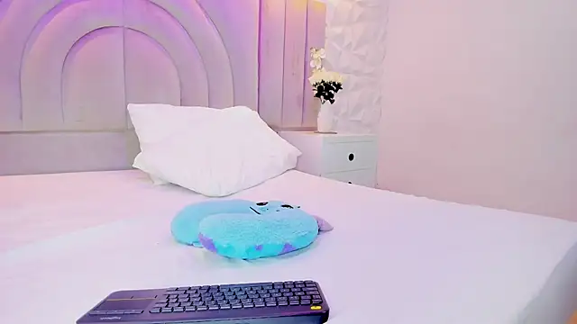 rebeca brown  online show from 01/14/26, 11:49