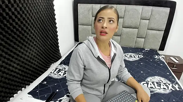 Snapshot of gabi-grey chatting on 10/26/25, 09:53 gabi-grey online show from 10/26/25, 09:53