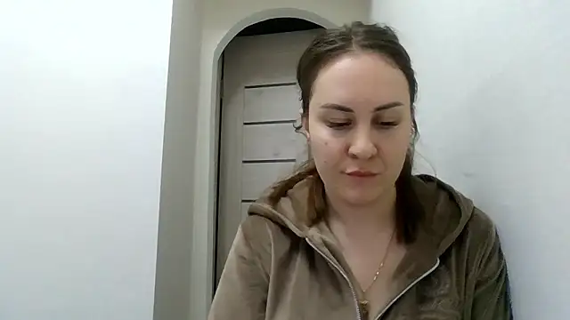 Snapshot of MeadowEyes chatting on 04/20/26, 04:43 MeadowEyes online show from 04/20/26, 04:43