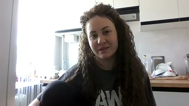 Snapshot of MeadowEyes chatting on 05/19/26, 11:27 MeadowEyes online show from 05/19/26, 11:27