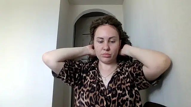 Snapshot of MeadowEyes chatting on 05/26/26, 07:59 MeadowEyes online show from 05/26/26, 07:59