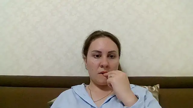 Snapshot of MeadowEyes chatting on 06/07/26, 06:11 MeadowEyes online show from 06/07/26, 06:11