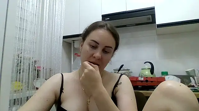Snapshot of MeadowEyes chatting on 06/11/26, 06:28 MeadowEyes online show from 06/11/26, 06:28
