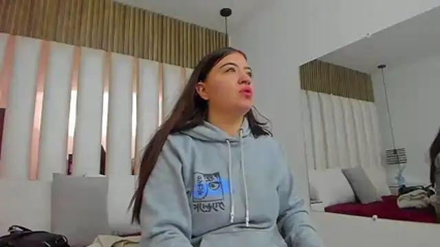 AmbarGills online show from 12/22/25, 12:57