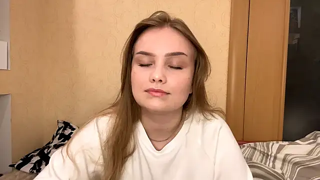 WillowSturiaIe online show from 10/10/25, 10:14