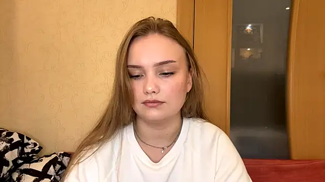 WillowSturiaIe online show from 10/15/25, 10:04