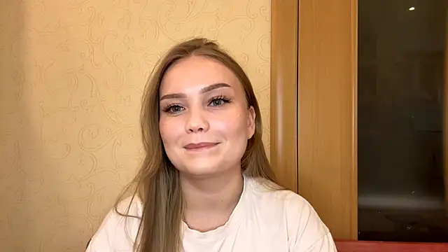 WillowSturiaIe online show from 10/22/25, 10:37