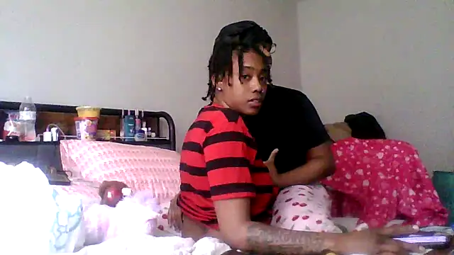 Snapshot of dezzidavill chatting on 02/16/26, 04:36 dezzidavill online show from 02/16/26, 04:36