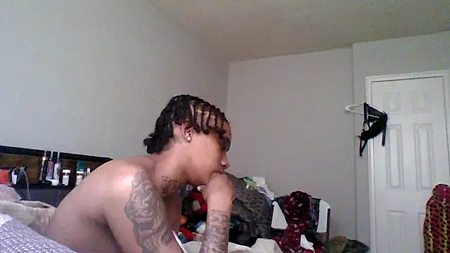 Snapshot of dezzidavill chatting on 03/01/26, 01:13 dezzidavill online show from 03/01/26, 01:13