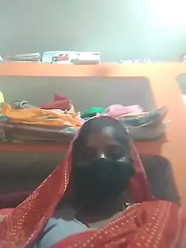 Snapshot of nainshilodhi28 chatting on 10/21/25, 07:53 nainshilodhi28 online show from 10/21/25, 07:53