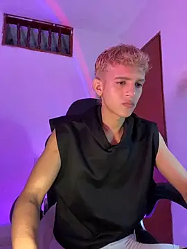 tylernova online show from 11/08/25, 03:39