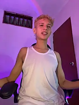 tylernova online show from 11/10/25, 04:22