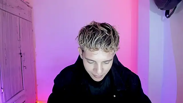 tylernova online show from 02/02/26, 01:04