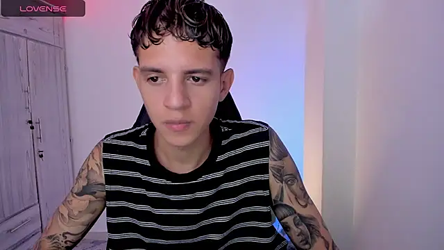 tylernova online show from 04/26/26, 01:47