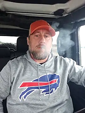 Snapshot of akstr8 chatting on 10/30/25, 12:01 akstr8 online show from 10/30/25, 12:01