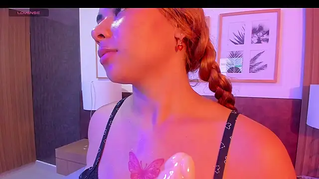 Snapshot of charlotte_rea chatting on 10/11/25, 03:50 charlotte rea online show from 10/11/25, 03:50