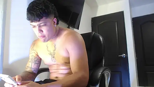 Boyhot 00 online show from 10/24/25, 11:56