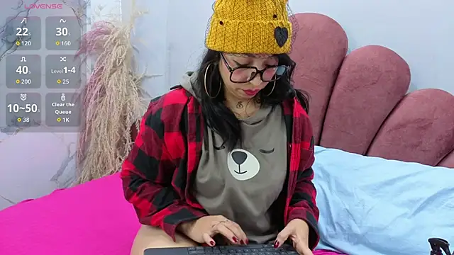 CHIARAJJONES online show from 11/07/25, 01:11