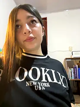   Lorelain   online show from 11/12/25, 10:09