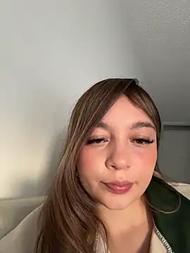   Lorelain   online show from 02/05/26, 10:47