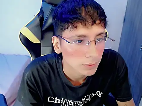 Snapshot of Nani_big chatting on 11/08/25, 03:45 Nani big online show from 11/08/25, 03:45