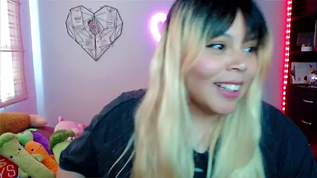 EllieMoonX online show from 11/12/25, 07:46