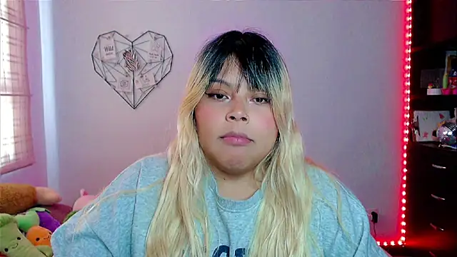 EllieMoonX online show from 11/15/25, 05:31