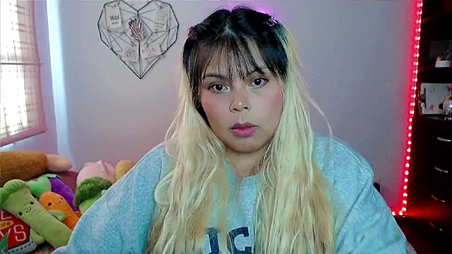 EllieMoonX online show from 11/24/25, 07:57