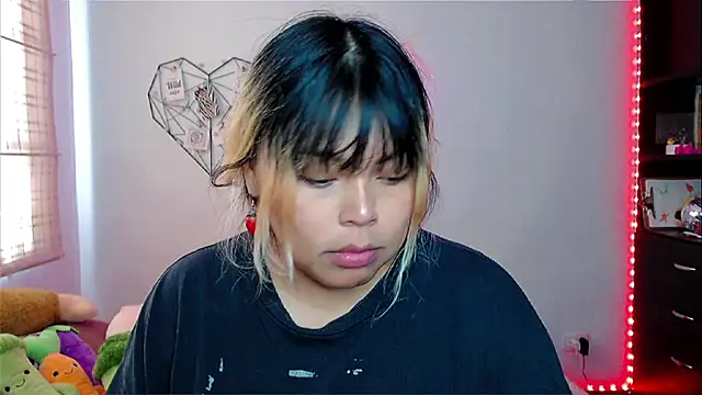 EllieMoonX online show from 12/01/25, 08:25