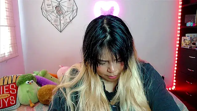 EllieMoonX online show from 03/11/26, 08:15