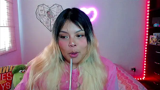 EllieMoonX online show from 03/17/26, 09:40