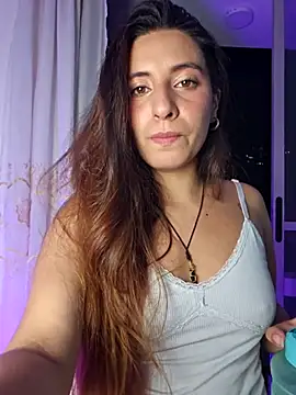 Snapshot of Meganthomson chatting on 04/29/26, 12:48 Meganthomson online show from 04/29/26, 12:48