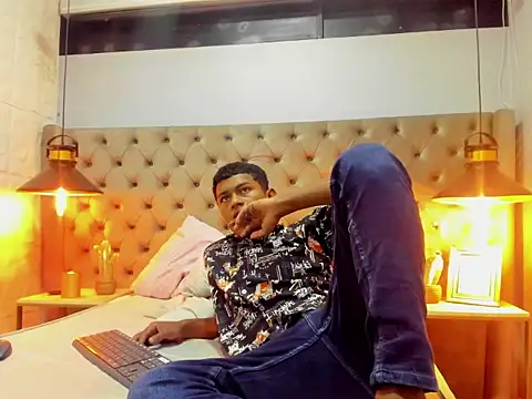 MorenitoDigno online show from 10/25/25, 06:46