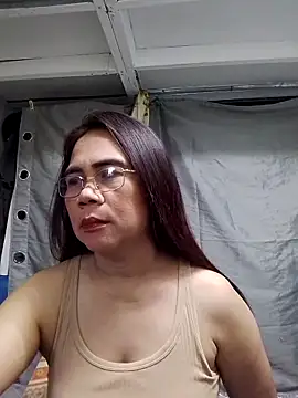 Snapshot of erma_joy chatting on 05/02/26, 01:10 erma joy online show from 05/02/26, 01:10