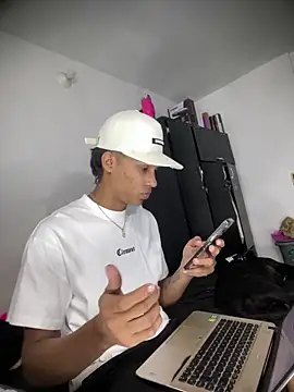 Gio 0324 online show from 10/23/25, 11:24